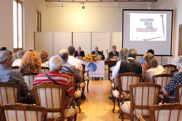 Formigine - 14/09/2014 - conferenza “Facciamo luce sulla corruzione”, intervengono Franco Richeldi, ex sindaco di Formigine e Giuseppe Rizza dell'Università di Trento